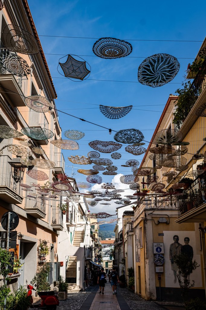 Diamante umbrella street, Calabria
