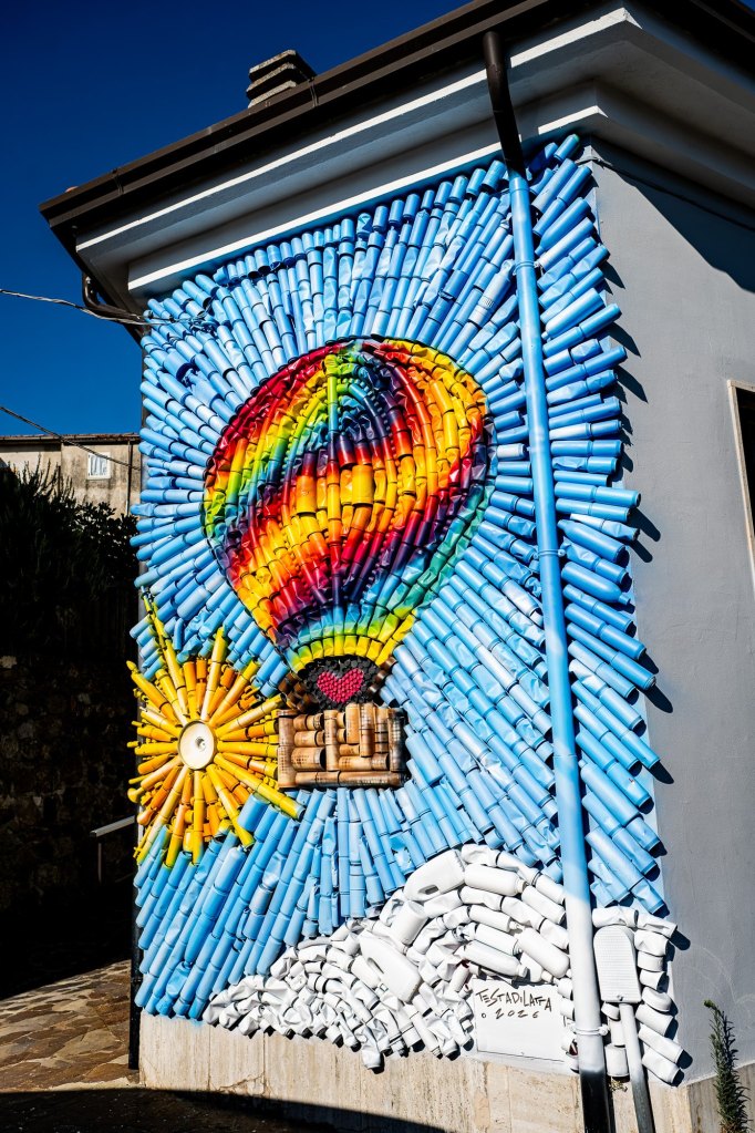 Santa sofia d'Epiro balloon mural, Calabria
